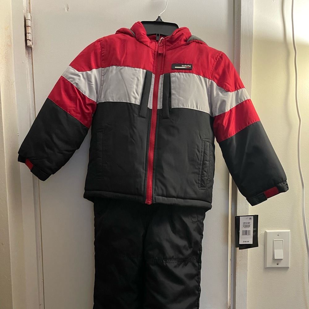 Boy’s Brand: London Fog Snow Suit Size 6